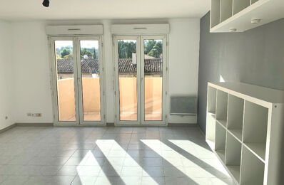 location appartement 889 € CC /mois à proximité de Rognes (13840)