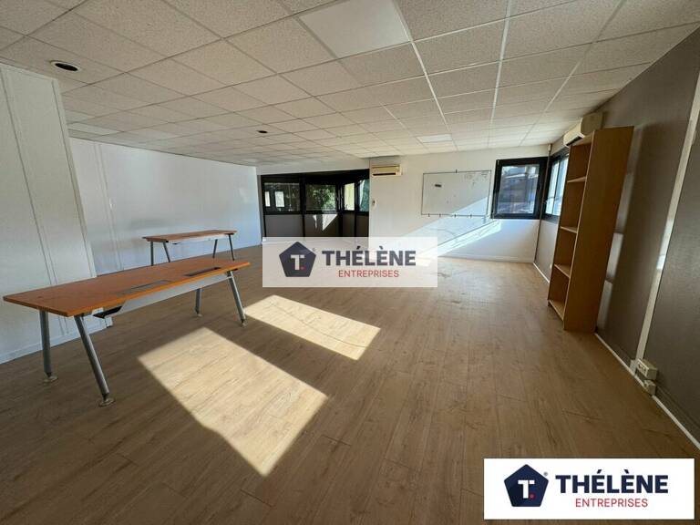 BUREAUX à LOUER — photo 1