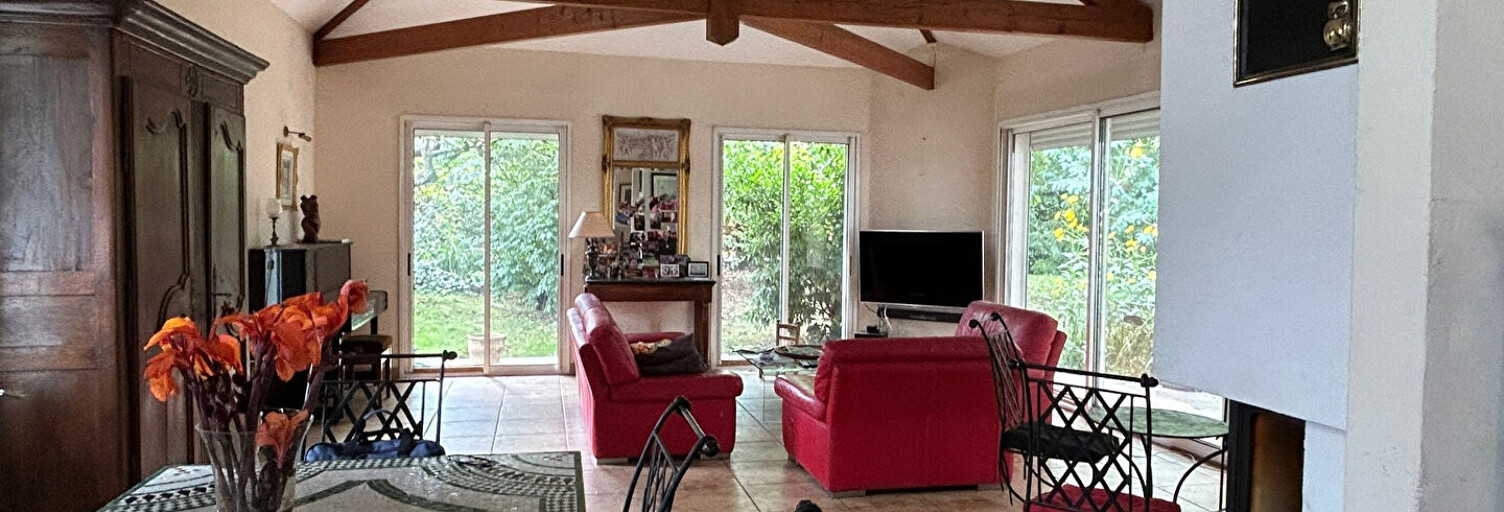 Bureau 8 Pièces 200 m² à vendre à Pau (64000)