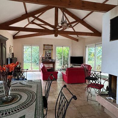 Bureau 8 pièces 555000 €