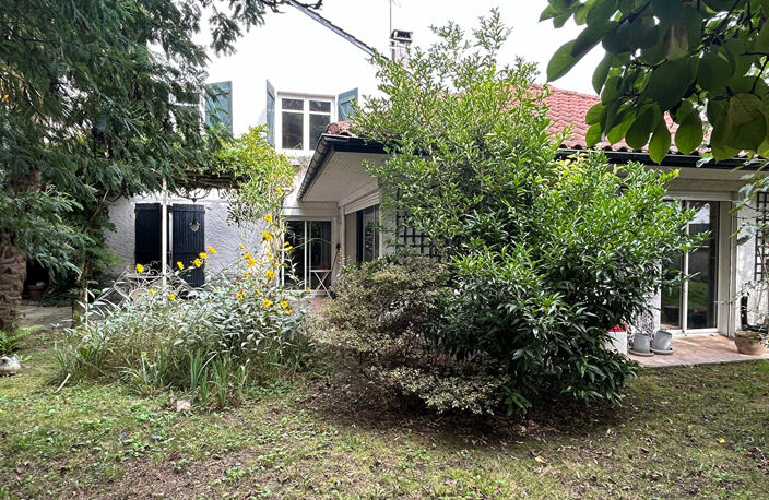 Maison de bureaux de 200m² emplacement premium allées de Morlaas — photo 4