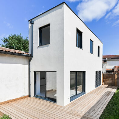 Maison 7 pièces 300 m²