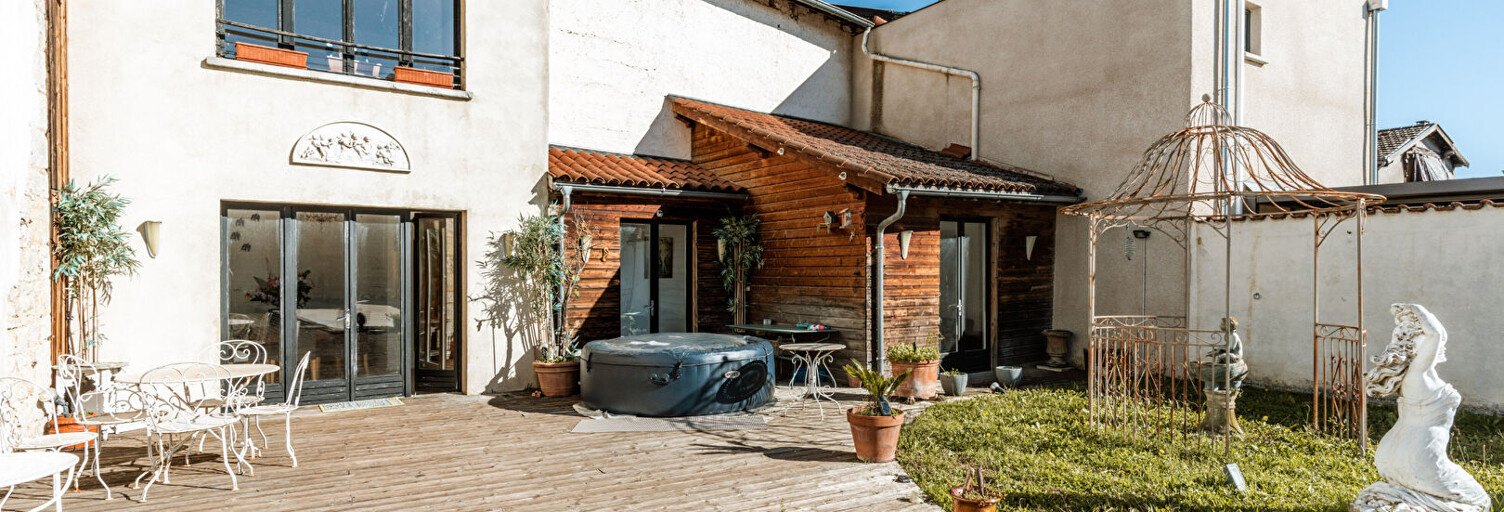 Maison 7 Pièces 300 m² à vendre à Les Chères (69380)