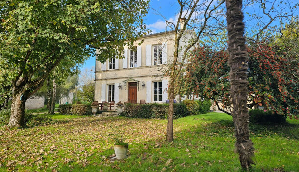 Villa / Maison 11 pièces  à vendre Chaillevette 17890