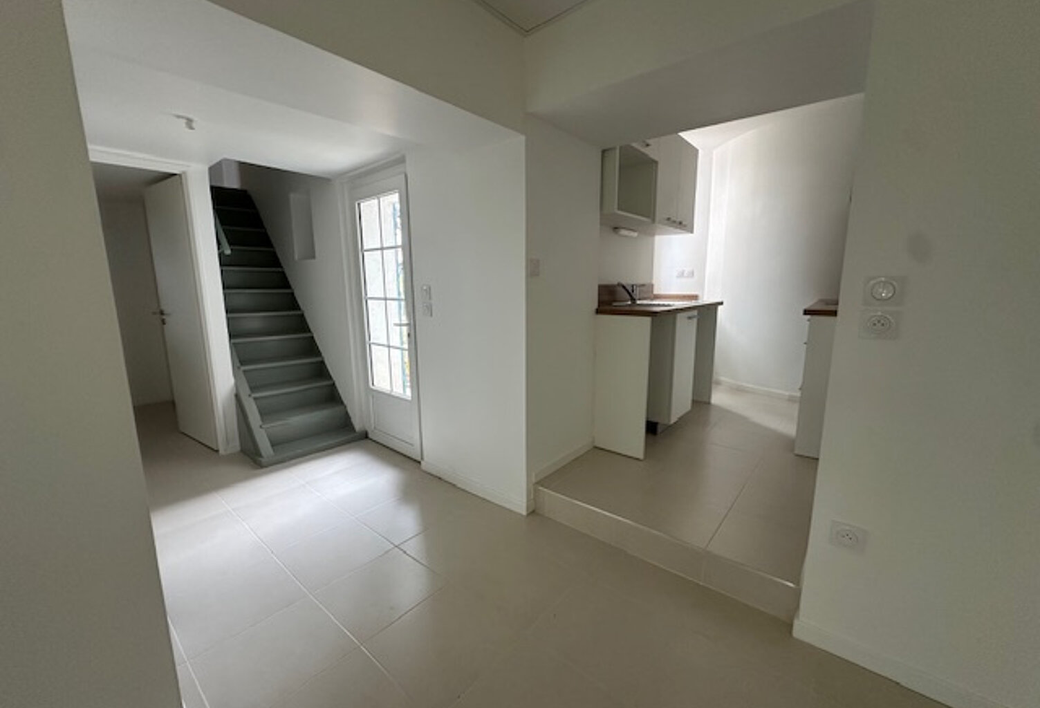 Appartement T3 , 61 m2, entièrement rénové avec jardin — photo 1