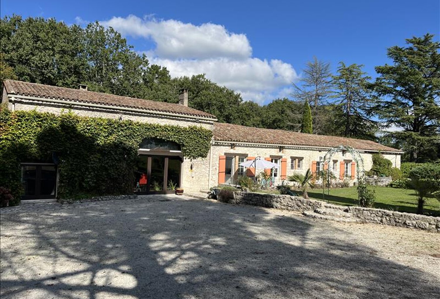 Vente maison 8 pièces 310 m² Loubès-Bernac (47120) — photo 1
