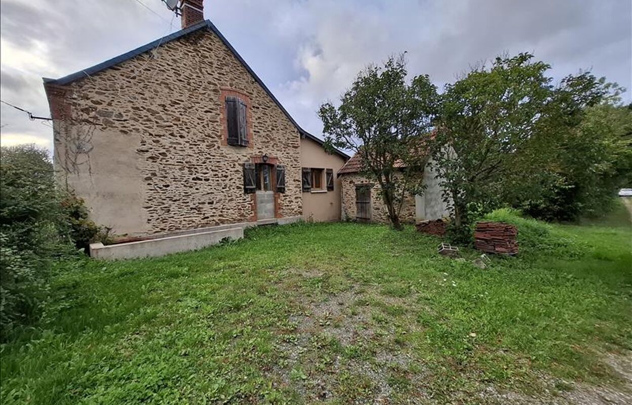 maison 5 pièces 101 m2 à vendre à Saint-Priest-la-Marche (18370)