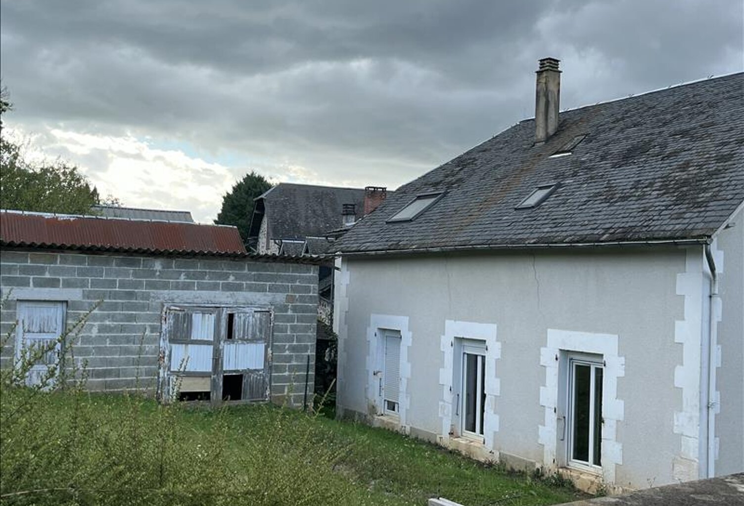 Maison en pierre de 5 pièces principales — photo 1