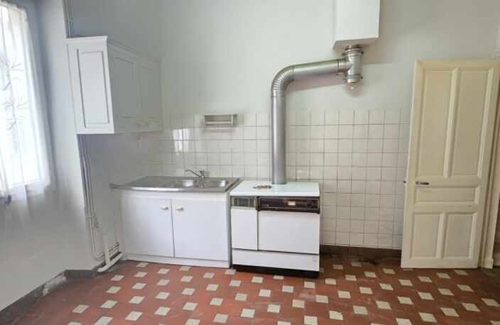 Maison en pierre de 3 pièces principales — photo 5