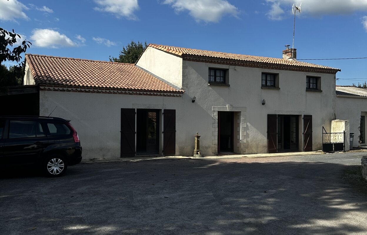 maison 6 pièces 166 m2 à vendre à Aizenay (85190)