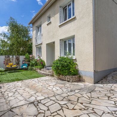 Maison 8 pièces 181 m²