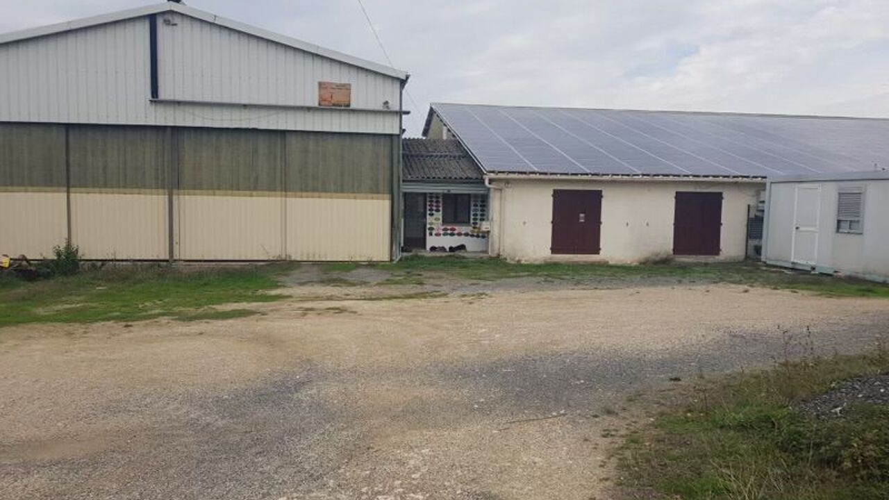 local industriel  pièces 1456 m2 à vendre à Asnières-la-Giraud (17400)