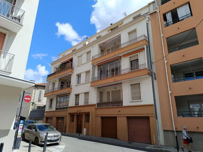 Appartement T4 familial lumineux avec terrasse plein sud en cœur de ville — photo 1