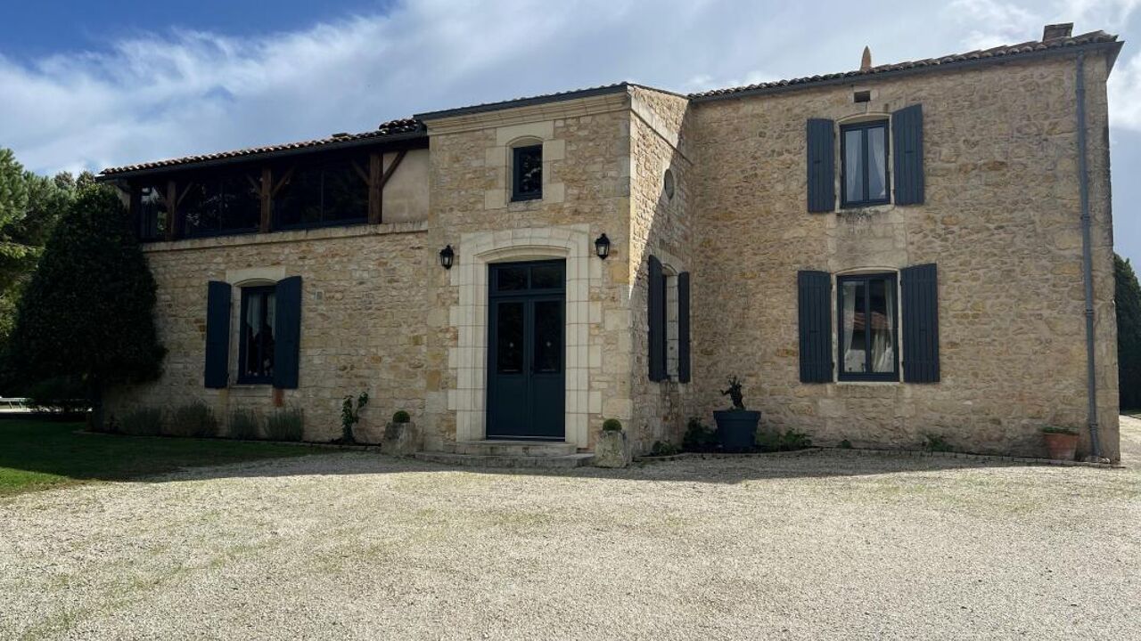 maison 8 pièces 401 m2 à vendre à Meursac (17120)