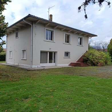 Maison 10 pièces 196 m²