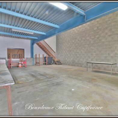 Local industriel 6 pièces 185 m²