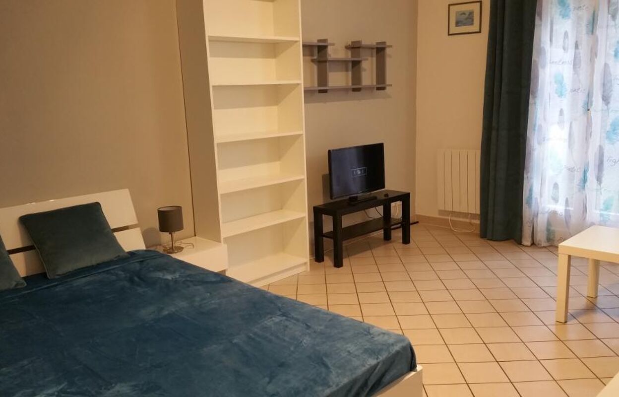 appartement 1 pièces 33 m2 à louer à Saint-Cyr-l'École (78210)