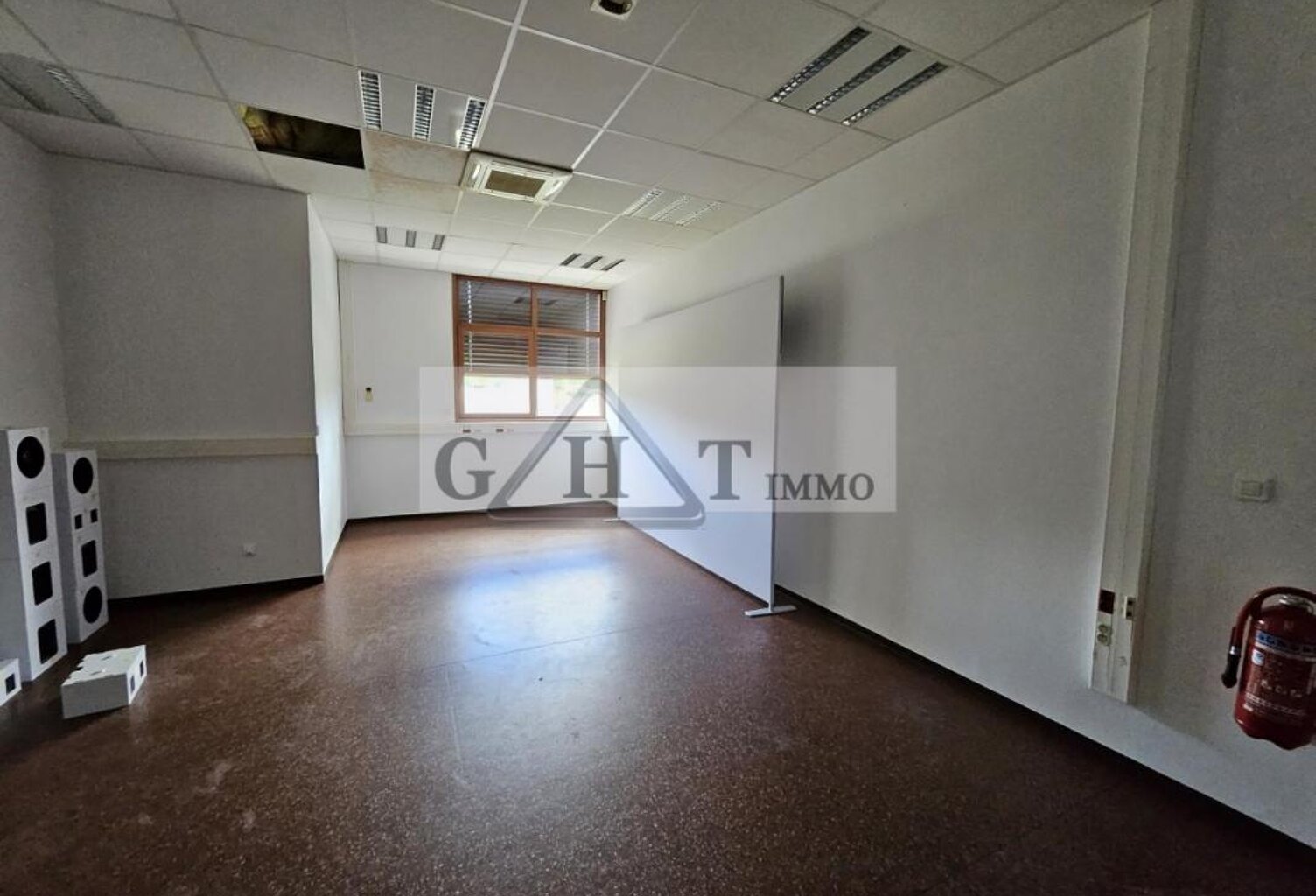 immeuble  2856 m²  Invest a 11.2% — photo 1