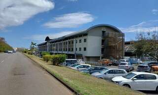 Bureau  888 m² à louer à Sainte-Marie (97438)