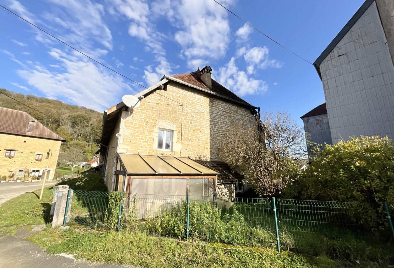 GRANDE FERME A RENOVER, BRETIGNEY NOTRE DAME (8KM DE BAUME L — photo 1