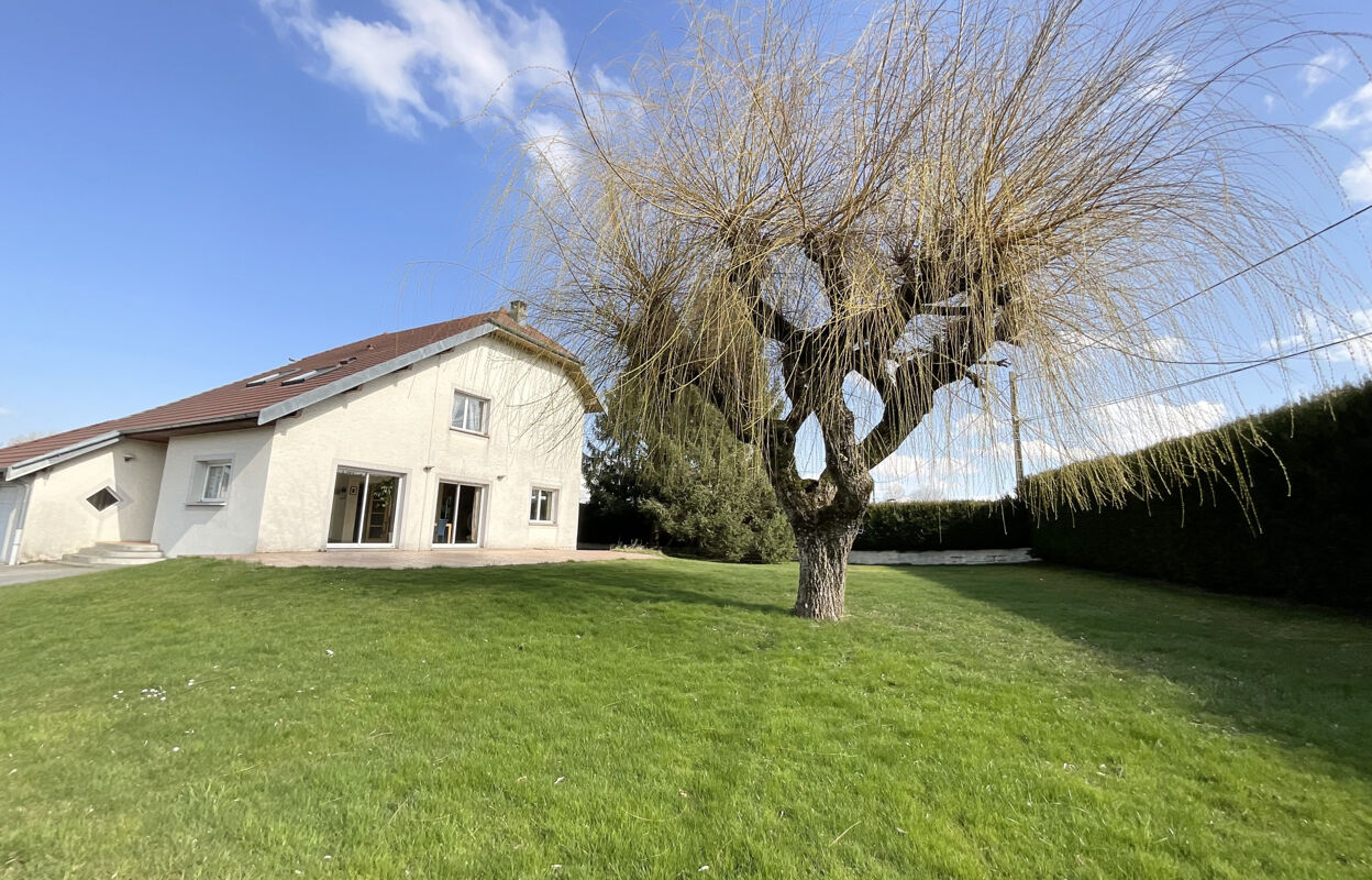 maison 4 pièces 197 m2 à vendre à Saône (25660)