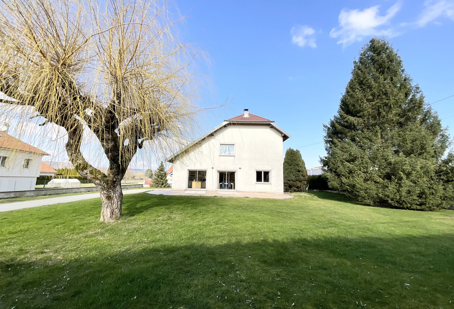 BELLE & GRANDE MAISON, A SAONE (10 KM BESANCON), 197 M2, 3 C — photo 1