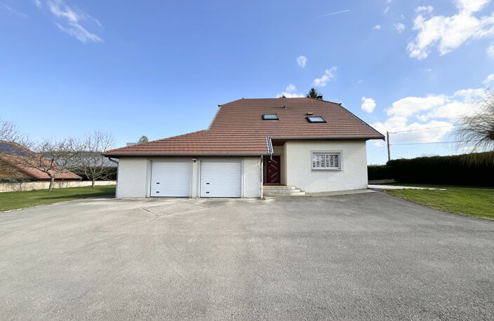 BELLE & GRANDE MAISON, A SAONE (10 KM BESANCON), 197 M2, 3 C — photo 3