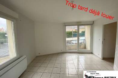 Appartement 3 pièces 929 €
