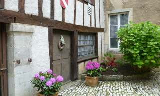Maison 9 Pièces 215 m² à vendre à Baume-les-Dames (25110)