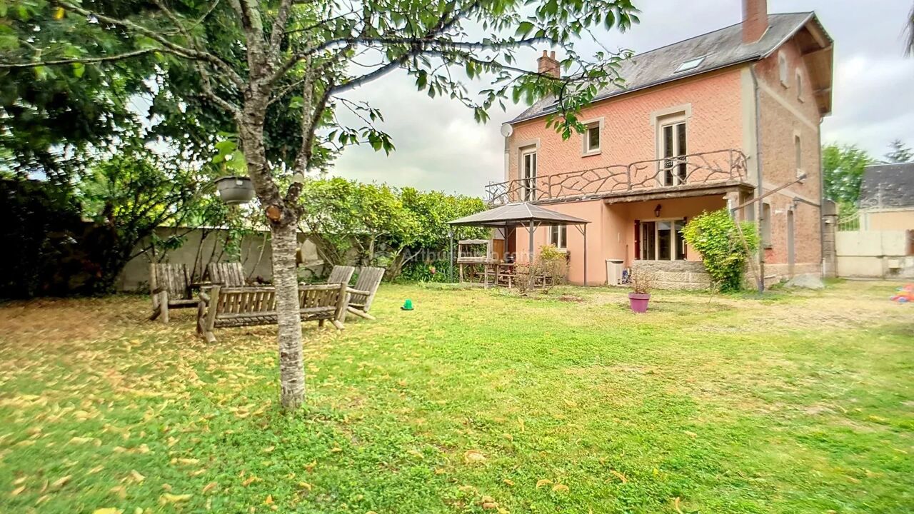 maison 10 pièces 220 m2 à vendre à La Chartre-sur-le-Loir (72340)