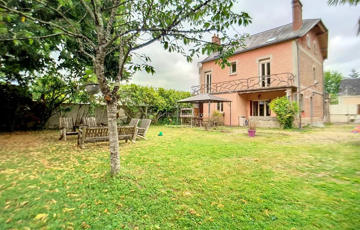 maison 10 pièces 220 m2 à vendre à La Chartre-sur-le-Loir (72340)