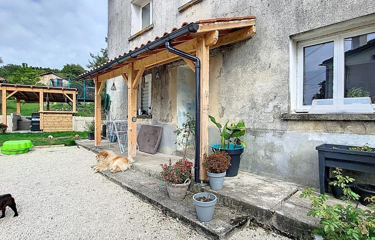 maison 6 pièces 100 m2 à vendre à Mazerolles (16310)