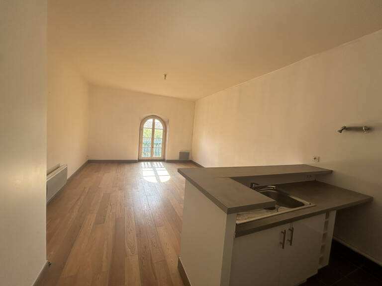 NÎMES proche Maison Carrée, P3 de 75.04 m2 au 3ème étage d'u — photo 1