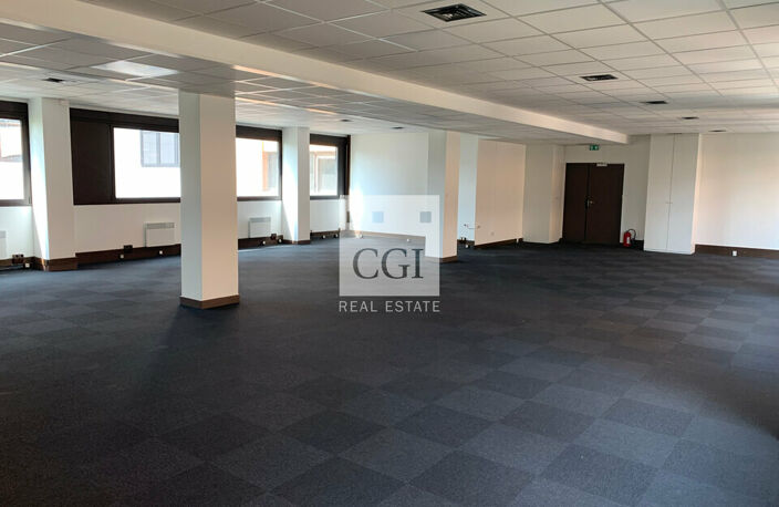 BUREAUX à LOUER — photo 3