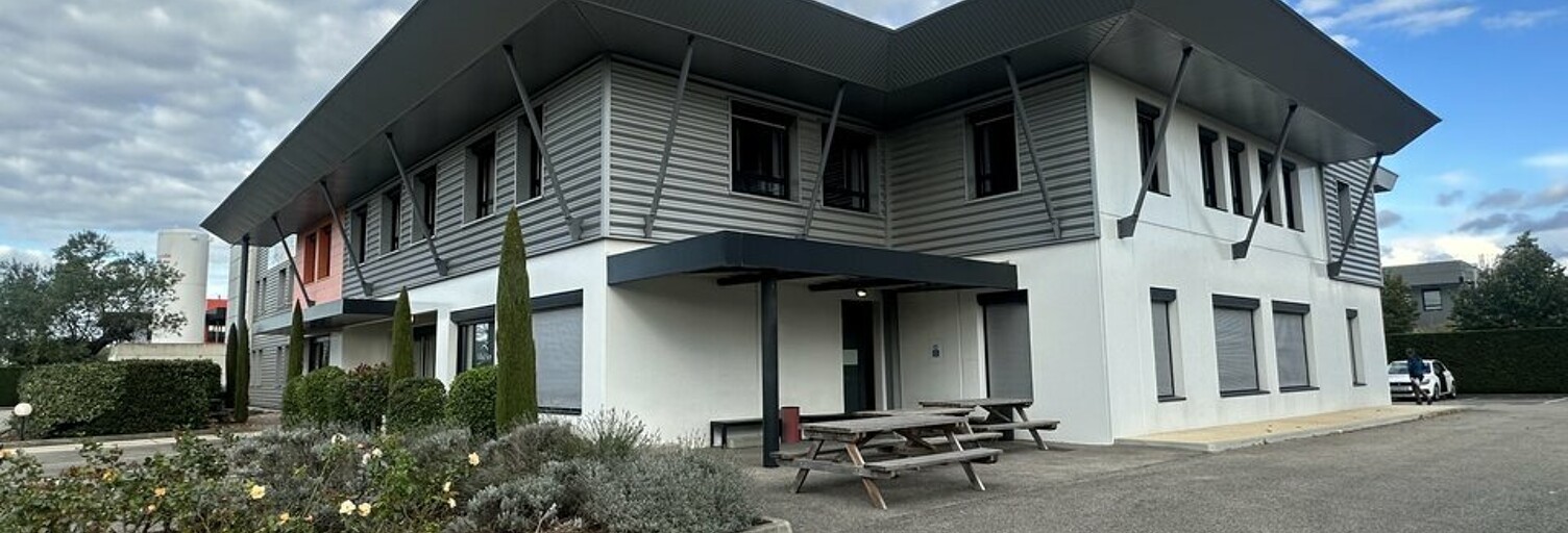 Bureau  1535 m² à louer à Saint-Priest (69800)