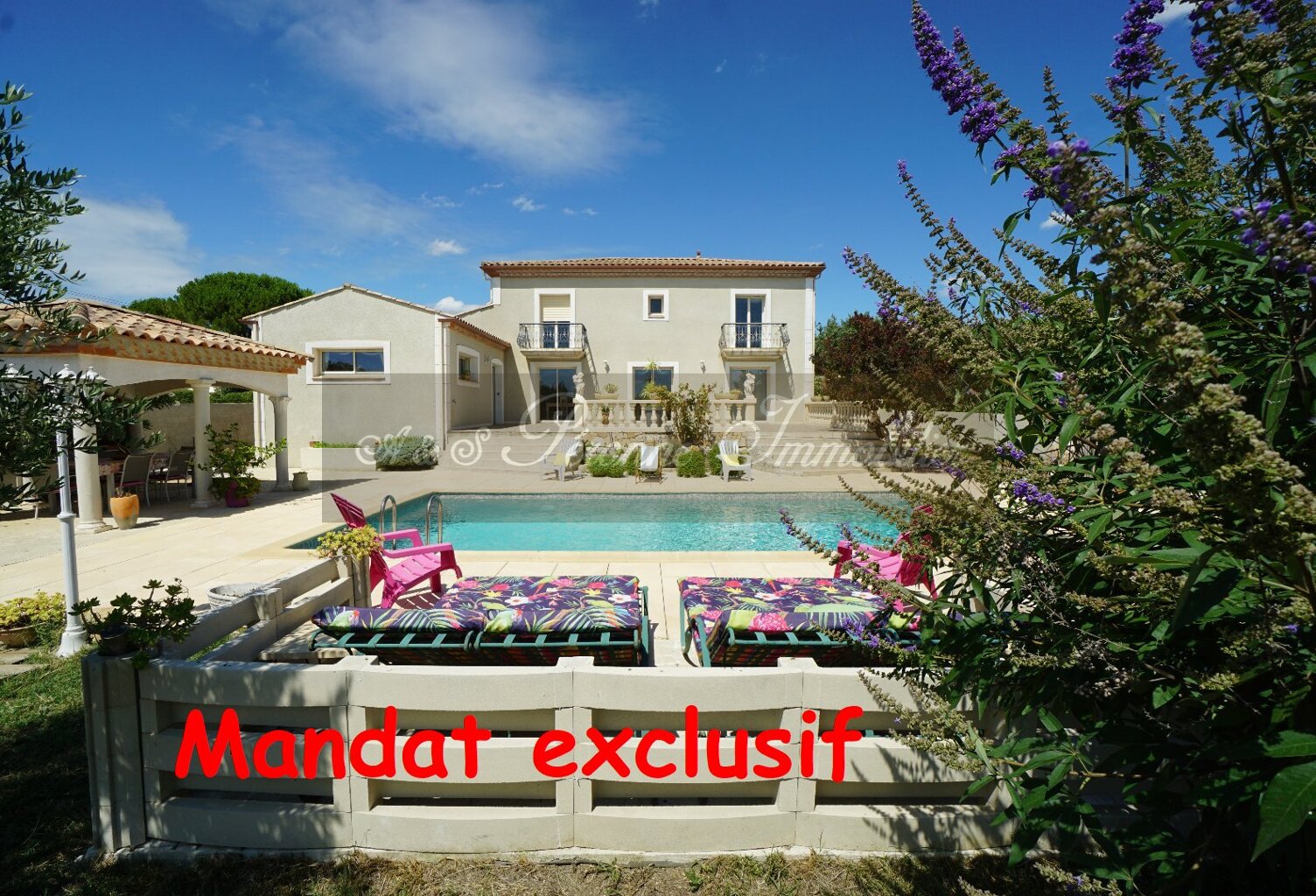 Villa — photo 1