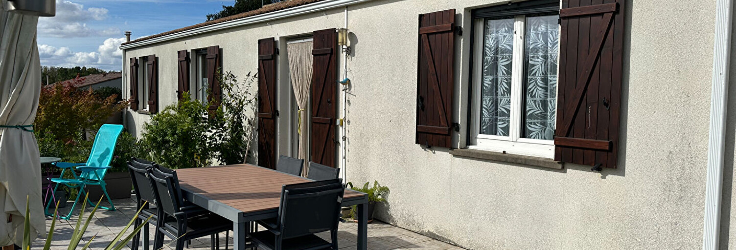 Maison 5 Pièces 99 m² à vendre à Montils (17800)