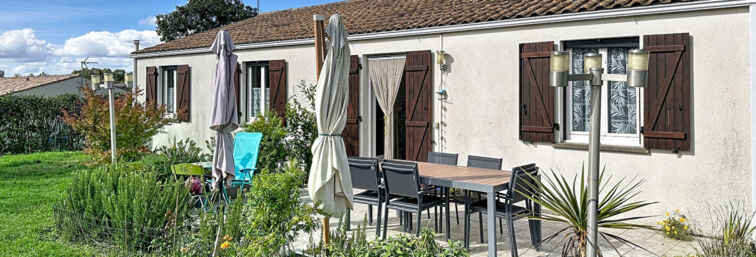 Maison 5 Pièces 99 m² à vendre à Montils (17800)