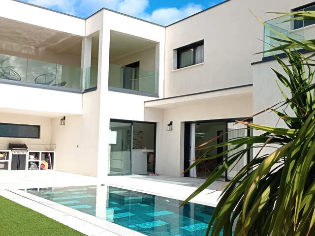 SUPERBE CONTEMPORAINE AVEC VUE IMPRENABLE — photo du bien