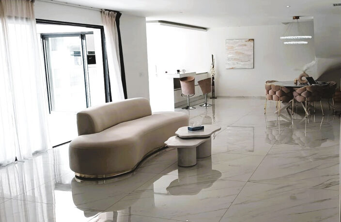 SUPERBE CONTEMPORAINE AVEC VUE IMPRENABLE — photo 3