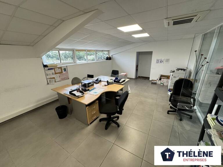 BUREAUX à LOUER — photo 1