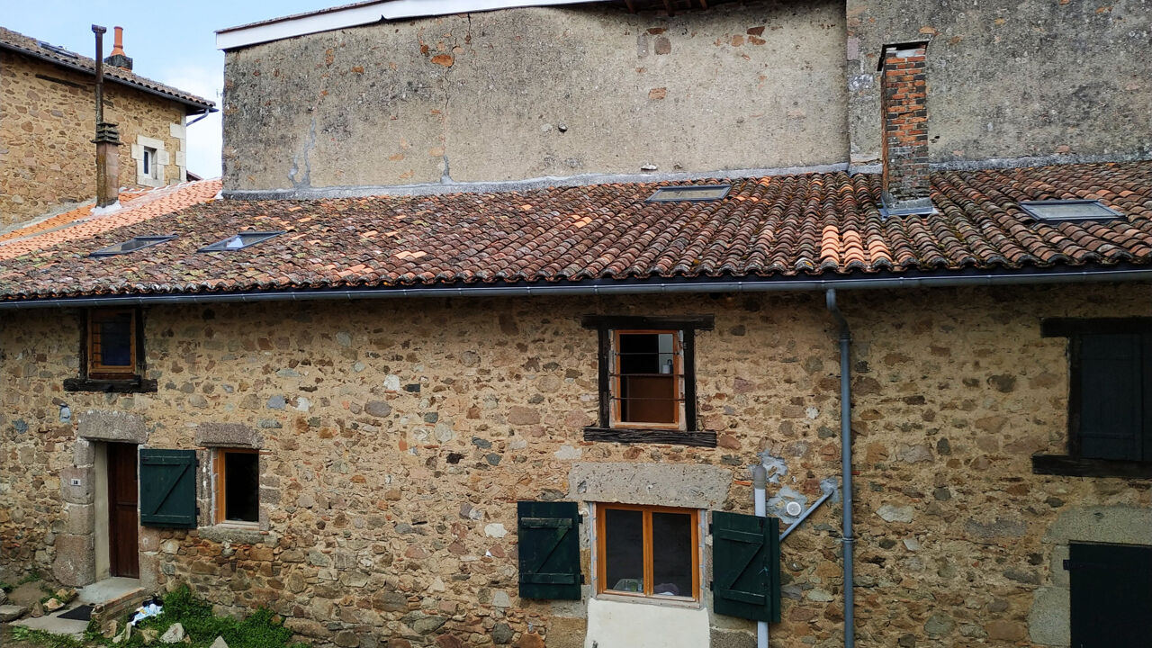 immeuble  pièces 330 m2 à vendre à Chabanais (16150)