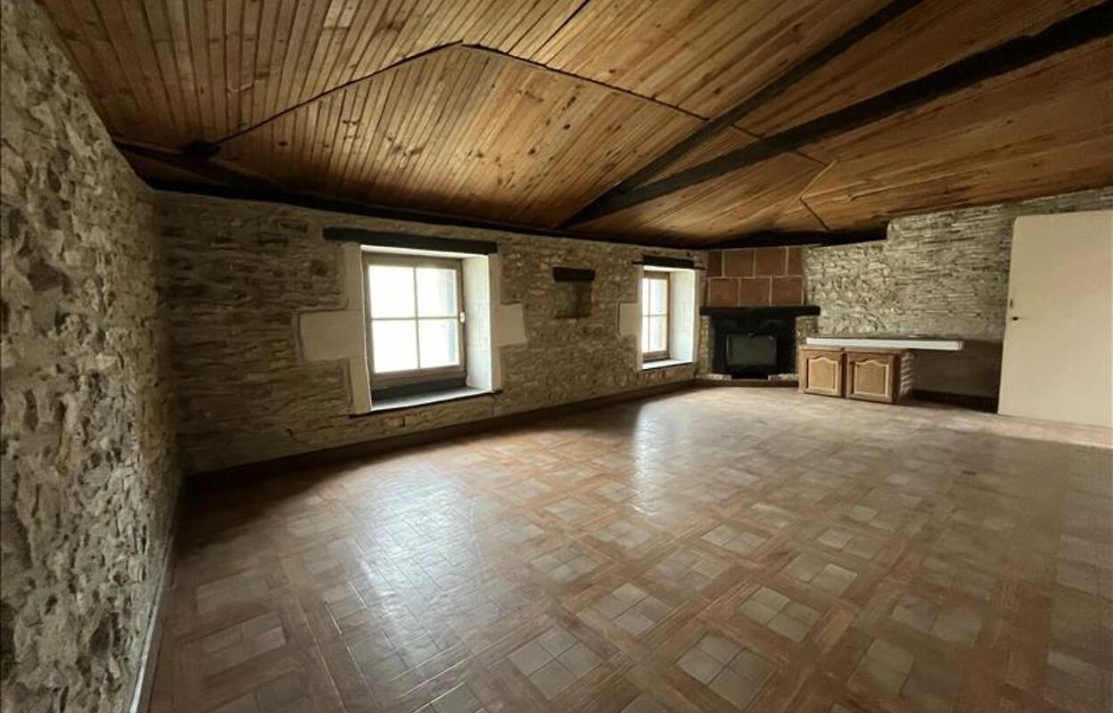 maison 4 pièces 79 m2 à vendre à La Rochefoucauld-en-Angoumois (16110)