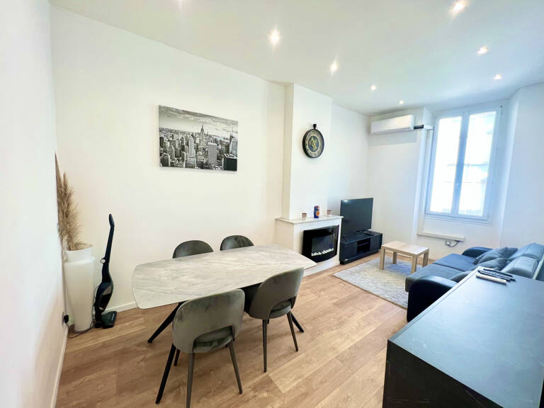 CANNES CENTRAL BANANE T2 DE 38M2 LUMINEUX REFAIT A NEUF — photo 1
