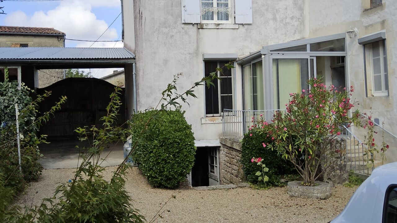 maison 5 pièces 112 m2 à vendre à Aulnay (17470)