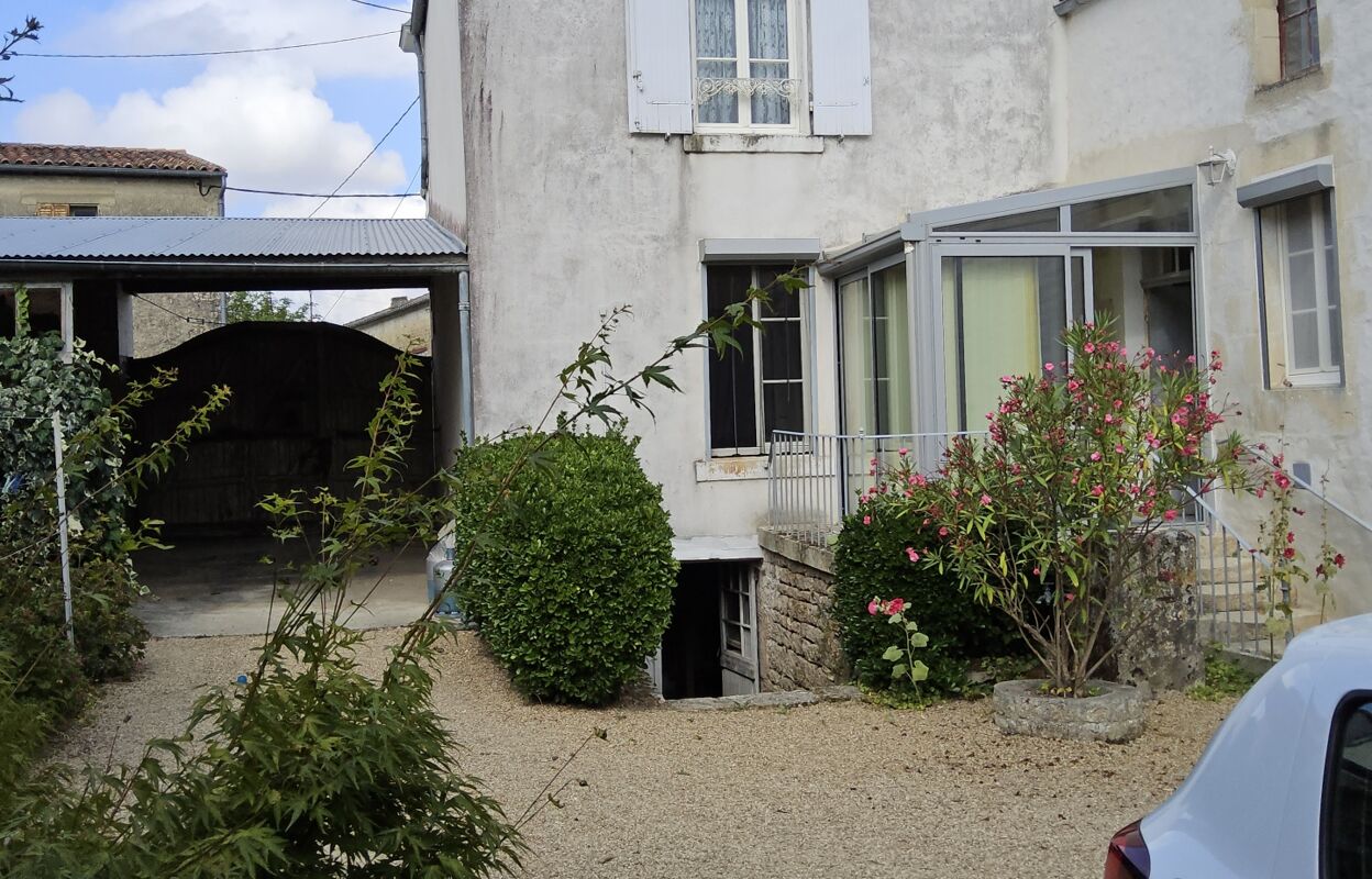 maison 5 pièces 112 m2 à vendre à Aulnay (17470)