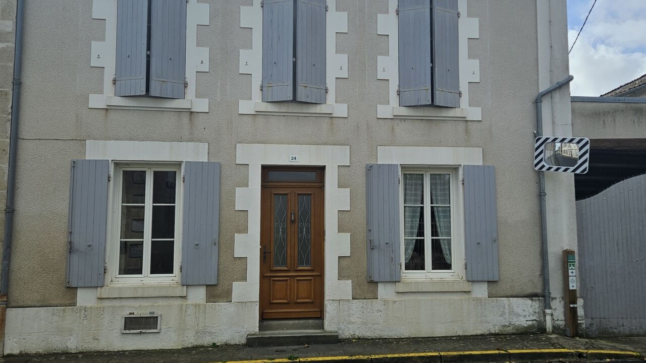 maison 5 pièces 112 m2 à vendre à Aulnay (17470)