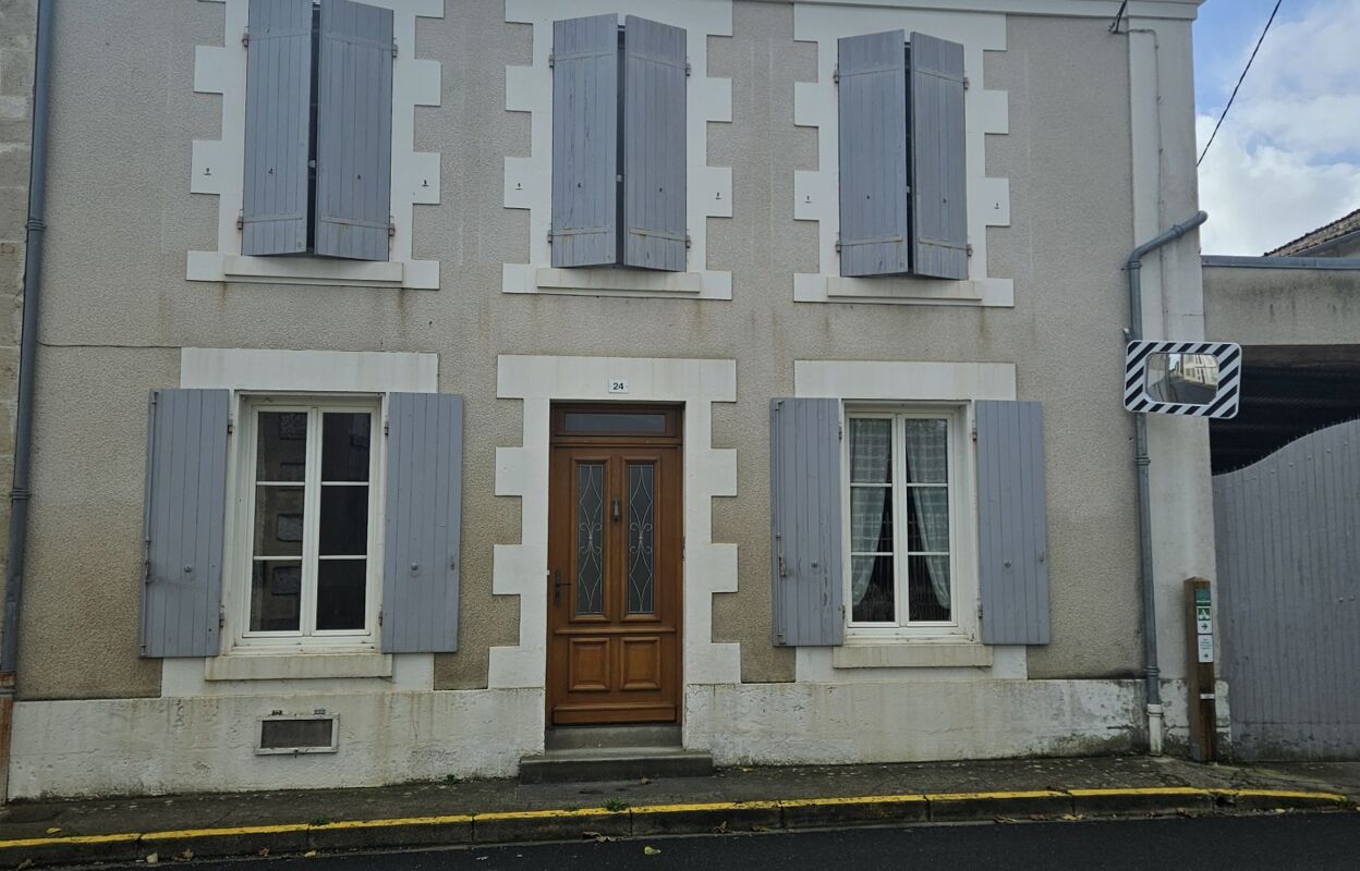 maison 5 pièces 112 m2 à vendre à Aulnay (17470)