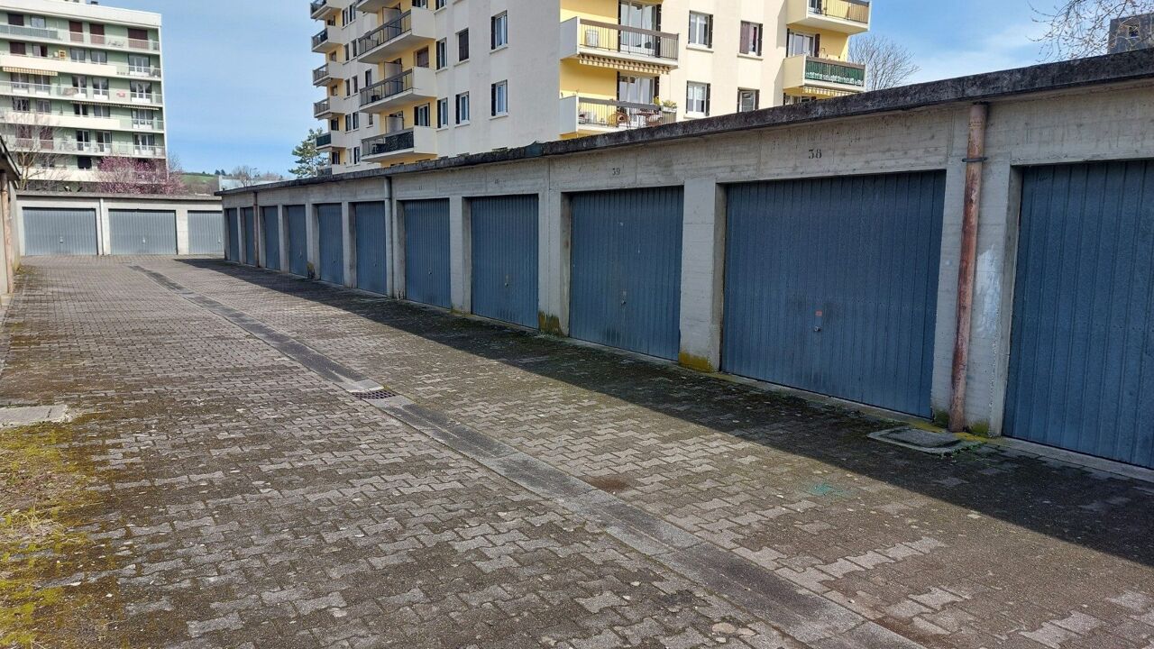 garage  pièces 18 m2 à louer à Bourgoin-Jallieu (38300)