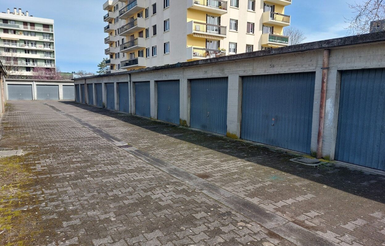 garage  pièces 18 m2 à louer à Bourgoin-Jallieu (38300)